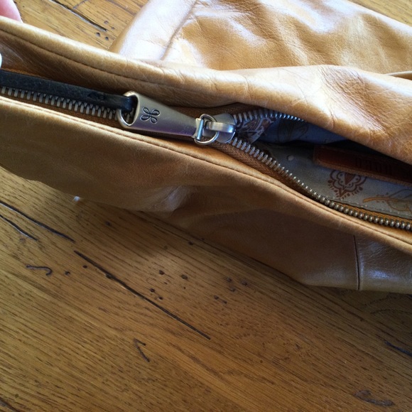 Sold - Hobo International Leather Shoulder Bag - Picture 10 of 16